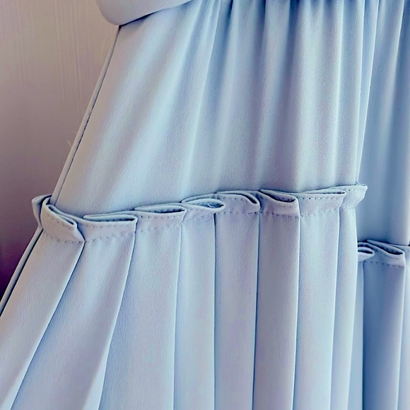 BCBG runway collection. Size 4 worn once and dry cleaned. Gorgeous piece. - Picture 6 of 12